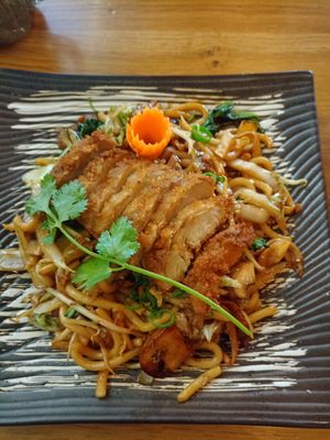 Udon noodles with vegan duck at Com Chay in Mannheim