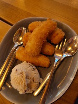 The weird fried banana at Com Chay in Mannheim