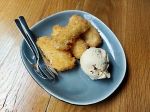 Fried banana with ice-cream at Com Chay in Mannheim