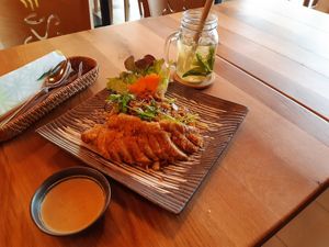 Fried noodles with vegan duck and peanut sauce (menu no. 18) at Com Chay in Mannheim