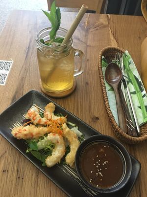 Vegan prawn starter with hoisin sauce at Com Chay in Mannheim