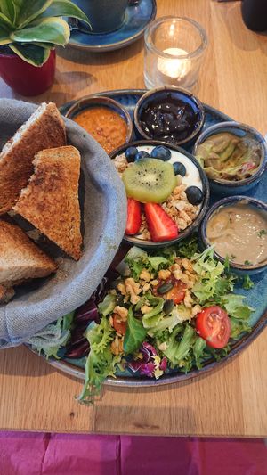 Vegan Breakfast / vegan Frühstück: lecker / delicious ! #Veganuary at Elise in Aachen