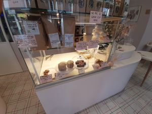 More sweets and teas at Les Gâteaux de Margot in Amiens