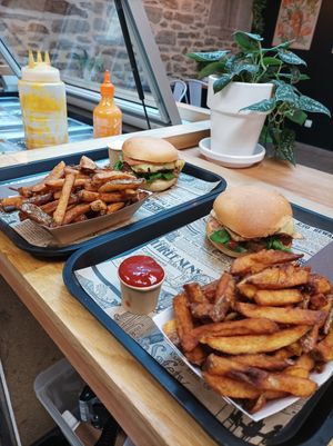 VG Classic et frites at VG Burger in Quimper