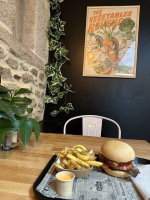 Burger & Fries  at VG Burger in Quimper