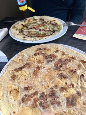 The paprika, ui en champignons en in front rozijnen, appel & kaneel.   at De Brugkabouter in Eerbeek