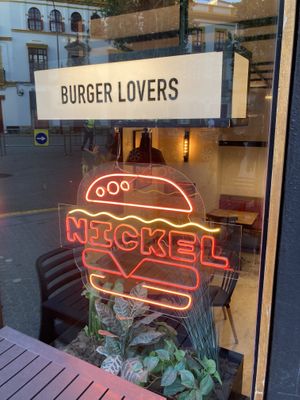 Ambient  at Nickel Burger in Sevilla