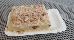 Veganer Apfelstreusel at Vitalia Reformhaus- Jörgstr in Munich