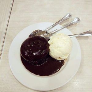 Great evening 
 at Cafe Salivation in Central Singapore