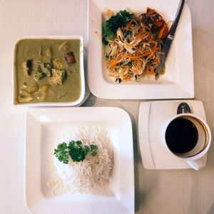  Great burgers
 at Cafe Salivation in Central Singapore