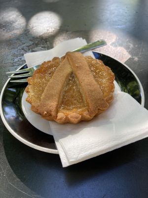 New vegan crostatina 💜  at Backaro in Berlin