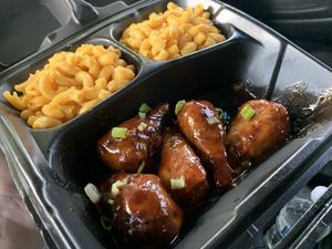 Wangs with Mac at Houston Sauce Pit in Houston