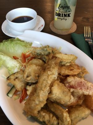 Frittiertes Gemüse  at Viet Veggie in Cologne