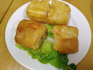 Fried rice roll salad at Yuan Xiang Vegetarian Food 圆香素食馆 - Changi in Central Singapore