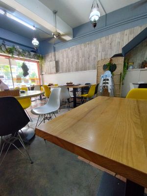 Cosy dinning area at Yuan Xiang Vegetarian Food 圆香素食馆 - Changi in Central Singapore