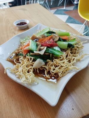 Crispy Noodle at Yuan Xiang Vegetarian Food 圆香素食馆 - Changi in Central Singapore