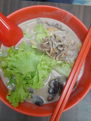 Black bean noodle soup at Tian Yuan 田园健康食品 in Central Singapore
