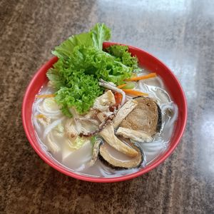 This is probably the best "Fish" Beehoon Soup I've had.  The tasty soup has a nice ginger flavour to it. at Tian Yuan 田园健康食品 in Central Singapore