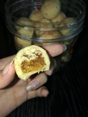 vegan pineapple tarts 👍🏻👍🏻👍🏻 $16.80 at Tian Yuan 田园健康食品 in Central Singapore