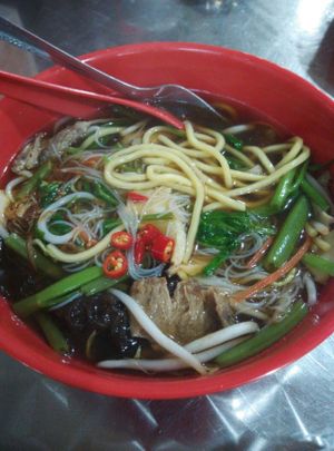Vegetarian prawn bee hoon and mee at Tian Yuan 田园健康食品 in Central Singapore