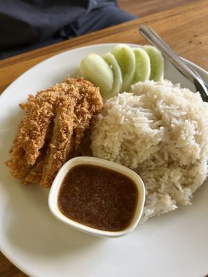 Fried mock chicken with rice and ginger dressing at Tae Sook Vegan Food in Bangkok