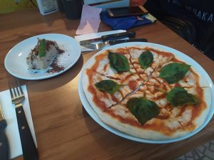 Pizza and fudge dessert at Veganzza in Istanbul