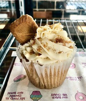 Biscoff cupcake at Nosh Cravings in Doha