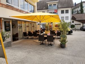 Outdoor seating at Dolce Amore in Kuessnacht