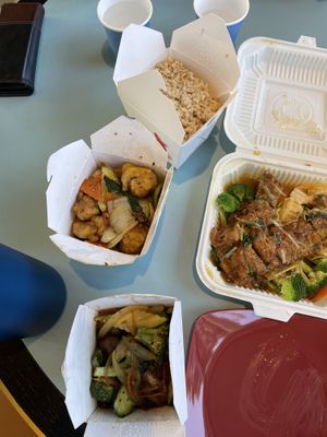 Clockwise: veggie duck, szechuan chicken, black pepper chicken, brown rice  at Garden Fresh in Palo Alto