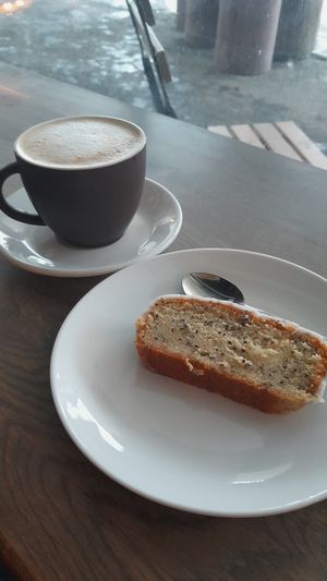 Oat cappucino and vegansk lemon pie at Smørtorget in Tromsoe