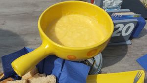 Fondue at Seepintli in Sutz-lattrigen