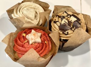 Vanilla, strawberry lemonade, peanut butter  at Mud Pie Stand in Sacramento