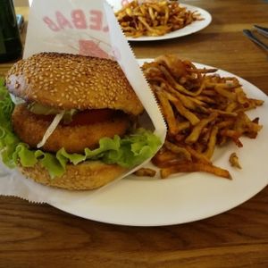 fried sChicken burger and fries at vego Foodworld in Berlin
