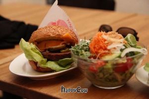 Burger and Salad - Foodworld Vego at vego Foodworld in Berlin