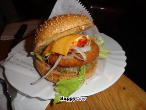 Hawaian chicken burger at vego Foodworld in Berlin