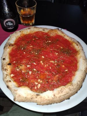 Pizza Marinara at La Zoccola del Pacioccone in Amsterdam