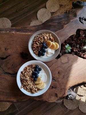 Vegetable yogurt with granola 🌱💚 at Orelha d'Elefante in Ponte De Lima