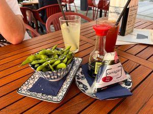 Edamame, Onigiri und hausgemachte Limo at Umaii in Dresden