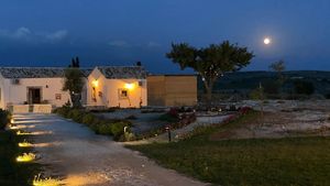 The moon is so perfect tonight at Kapuhala Sicily in Noto