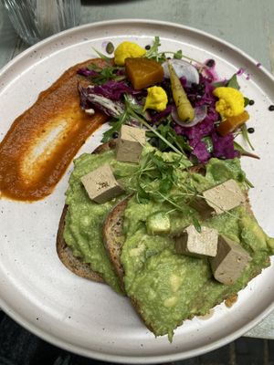 Avo toast: vegan option  #Veganuary at Szimply in Budapest