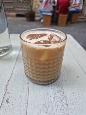 Nitro latte at Szimply in Budapest