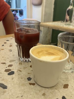 coffee and juice options  at Szimply in Budapest