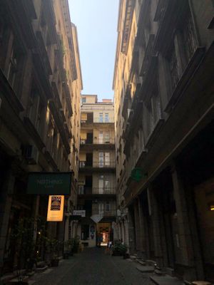 Restaurant Courtyard  at Szimply in Budapest