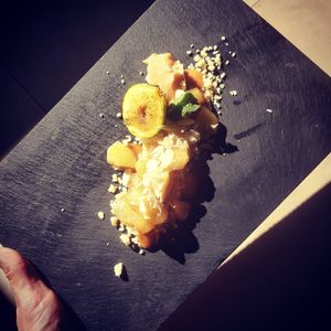 Apple and homemade caramel at Nook in Stari Grad