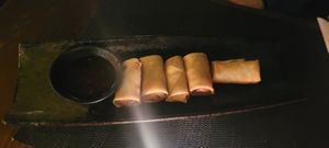 Frühlingsrollen mit Gemüse at Be Heroes in Schlieren