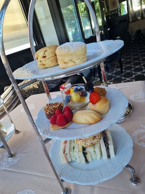 Afternoon tea at Windows in Geneva