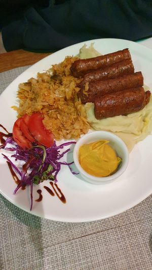 Prženi kupus & kobaja at Plant Power in Novi Sad