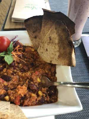 Chill out Chilli and a smoothie  at Plant Power in Novi Sad