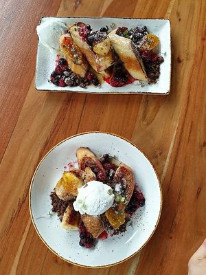 French Toast Forrest (Vegan) at Mamma Says in Fairfield