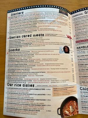 Starters: number 2 (without tuna), 3 and 4 are vegetarian

Snacks: n19 (croquetas), n25 (patatas bravas) are vegetarian
26 (french fries), number 28 and 29 (pa de coca) are vega at El Ci in Roses